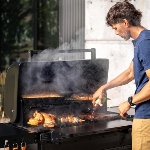 Woodridge Pro Pellet Grill_Black_Lifestyle-1.jpg